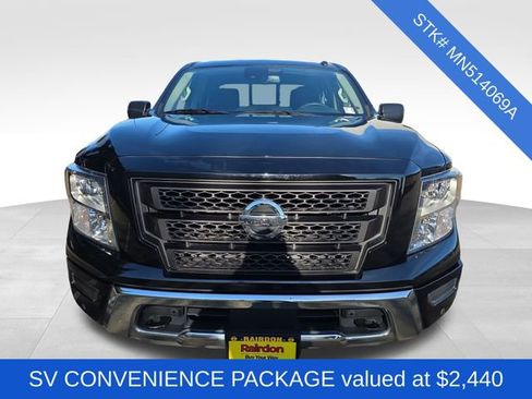 Used 2021 Nissan Titan SV w/ SV Convenience Package image 2