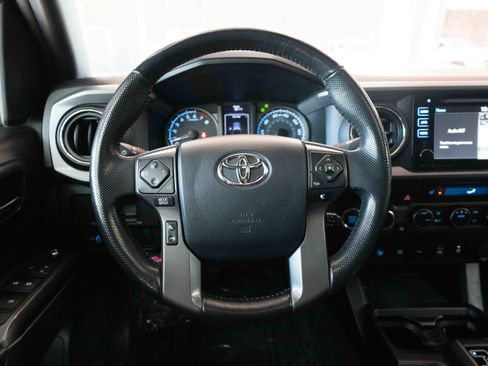 Used 2016 Toyota Tacoma TRD Sport w/ Premium & Technology Package image 21