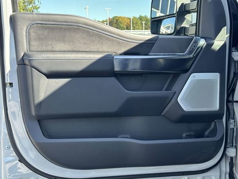 Used 2026 Ford F250 Platinum w/ Tremor Off-Road Package image 14