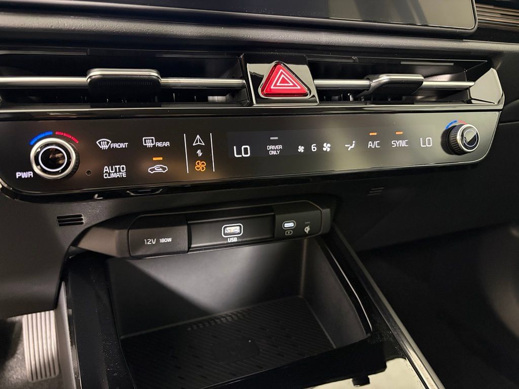 New 2026 Kia Niro EX FWD image 32