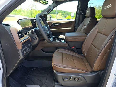 New 2026 Chevrolet Tahoe High Country w/ Sun And Tow Package AWD/4WD image 4