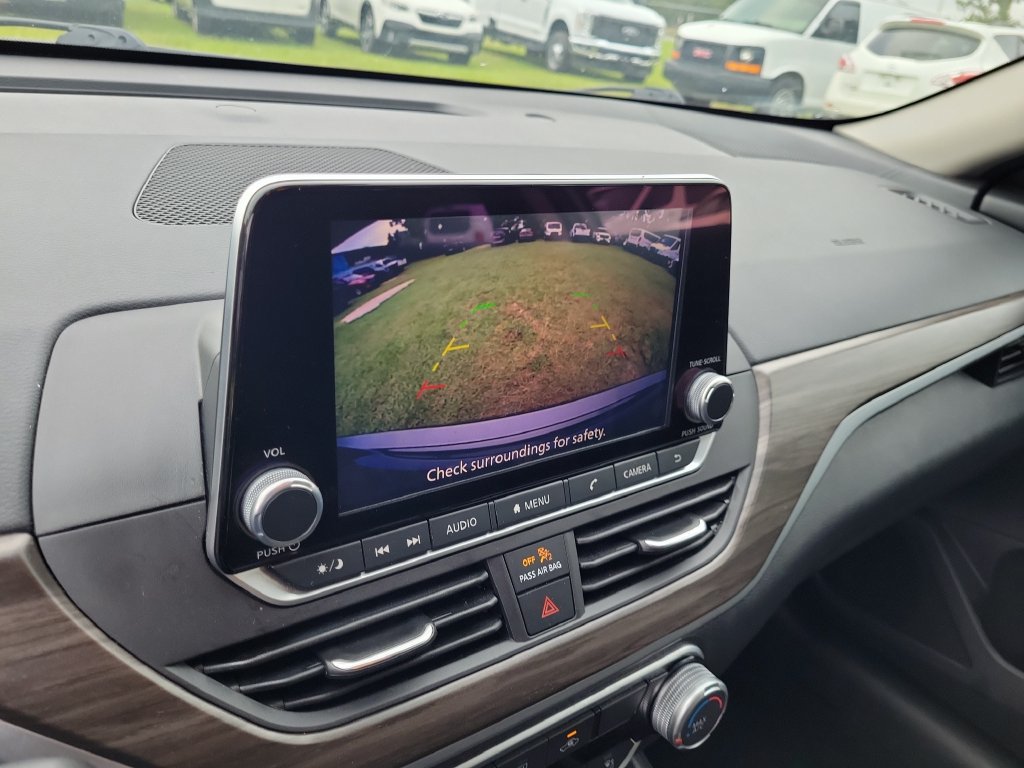 Used 2025 Nissan Altima 2.5 SV FWD image 33