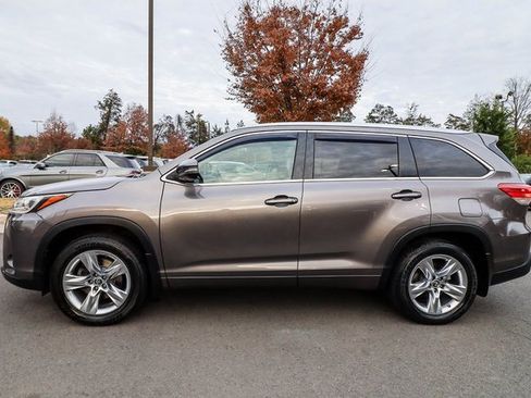Used 2017 Toyota Highlander Limited image 13
