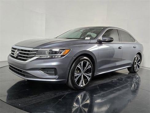 Used 2020 Volkswagen Passat 2.0T SEL image 2