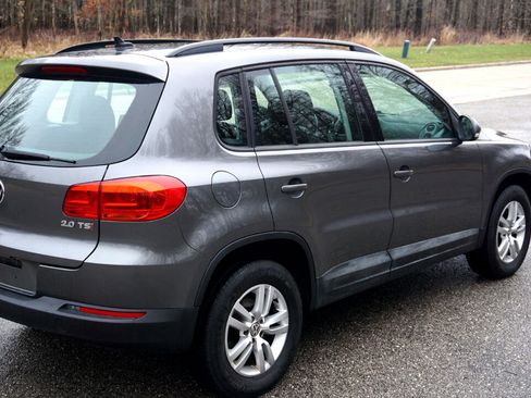 Used 2015 Volkswagen Tiguan S image 5