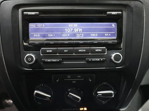 Used 2013 Volkswagen Jetta SE image 24