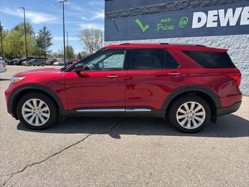 Used 2021 Ford Explorer Limited w/ Equipment Group 301A AWD/4WD image 2