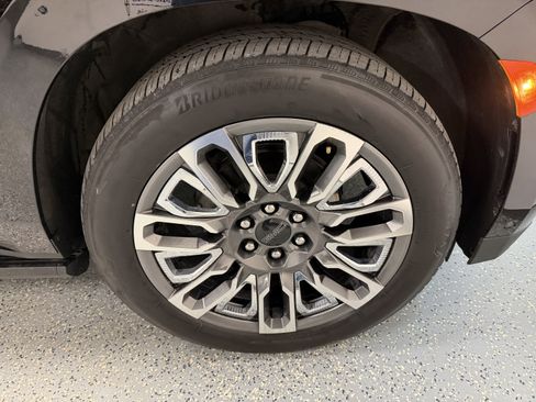 Used 2023 GMC Yukon Denali Ultimate image 36