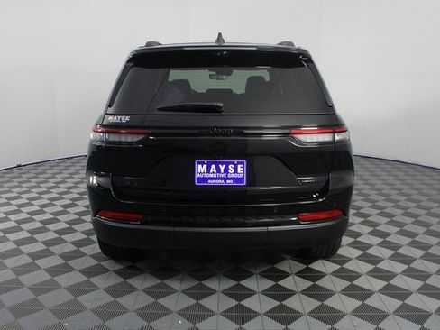 New 2025 Jeep Grand Cherokee Limited image 28