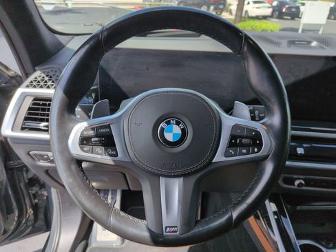 Certified 2023 BMW X7 xDrive40i w/ Executive Package image 18