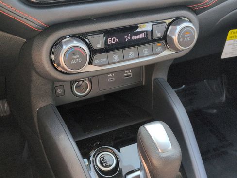 New 2025 Nissan Versa SR w/ Trunk Package FWD image 19