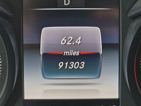 Used 2017 Mercedes-Benz GLC 300 4MATIC image 28