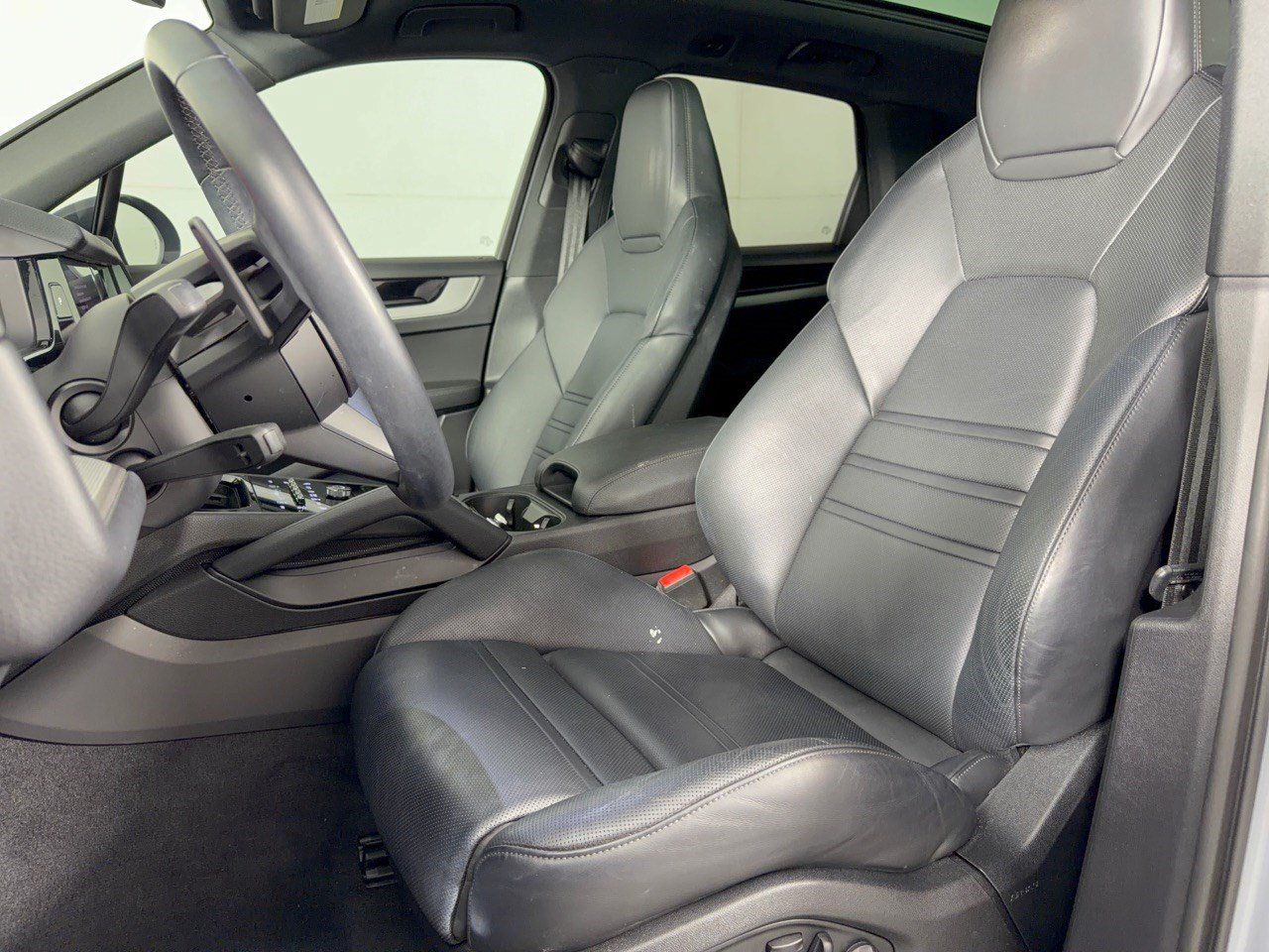 Certified 2024 Porsche Cayenne S AWD/4WD image 5