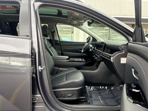 Used 2025 Hyundai Tucson Limited image 19