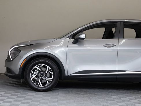 Used 2025 Kia Sportage LX FWD image 8