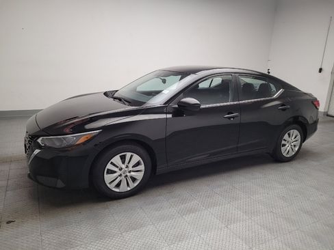 Used 2025 Nissan Sentra S FWD image 2