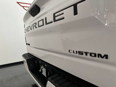 Used 2020 Chevrolet Silverado 1500 Custom w/ Custom Value Package RWD image 11