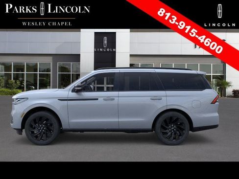 New 2026 Lincoln Navigator Reserve w/ Jet Appearance Package image 3
