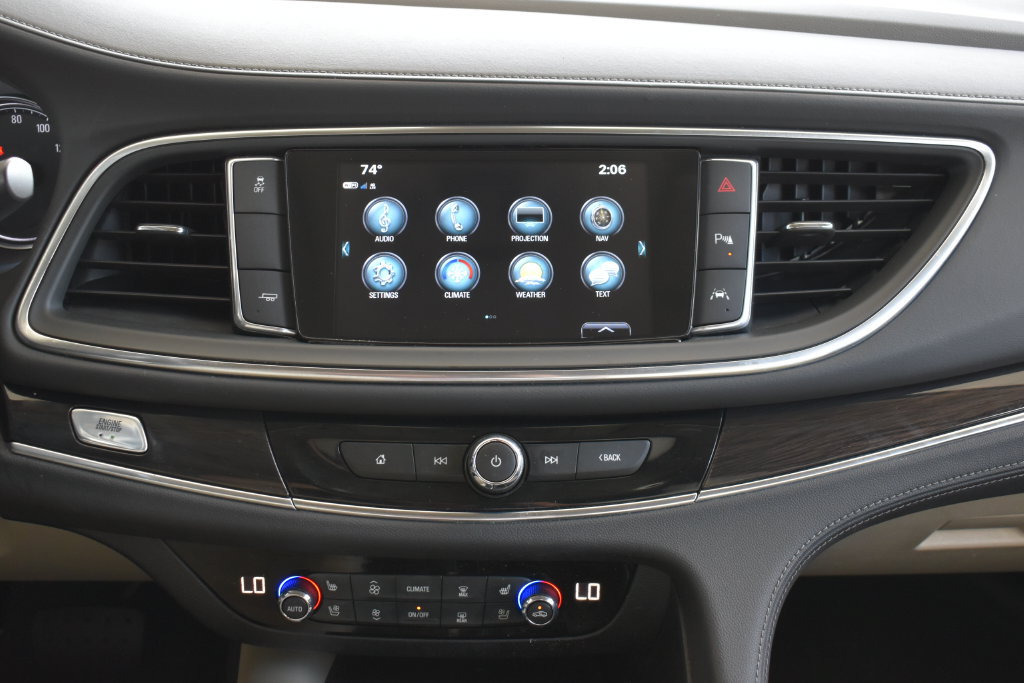 Used 2018 Buick Enclave Premium w/ Experience Buick Package FWD image 18
