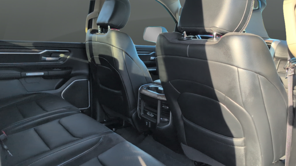 Used 2020 RAM 1500 Laramie AWD/4WD image 23