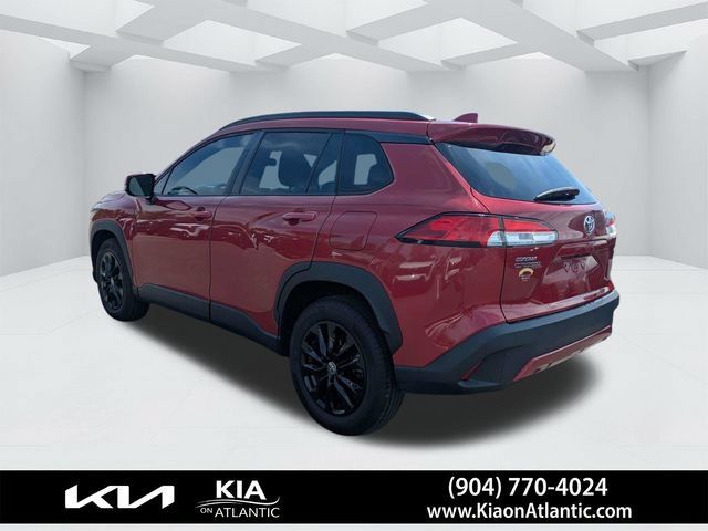 Used 2022 Toyota Corolla Cross LE w/ Moonroof Package FWD image 5