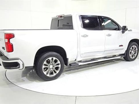 Used 2023 Chevrolet Silverado 1500 High Country w/ Technology Package AWD/4WD image 8