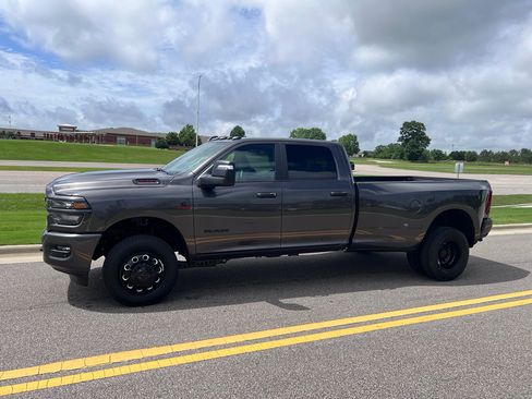 New 2026 RAM 3500 Big Horn AWD/4WD image 10