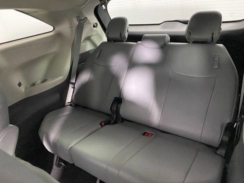 Used 2024 Toyota Sienna XLE image 14