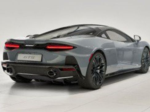 Used 2022 McLaren GT RWD image 3