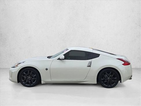 Used 2020 Nissan 370Z Coupe RWD image 9