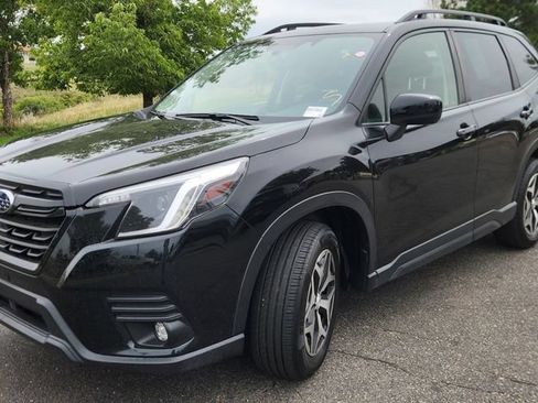 Used 2024 Subaru Forester Premium AWD/4WD image 2