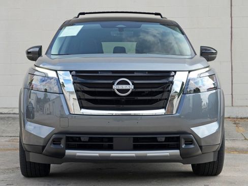 Used 2025 Nissan Pathfinder Platinum AWD/4WD image 7