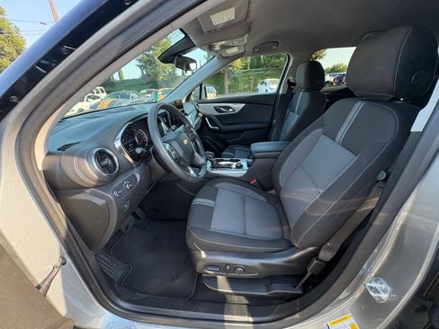 Used 2025 Chevrolet Blazer LT FWD image 29