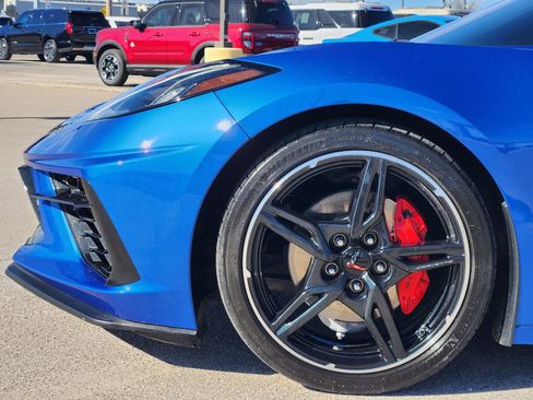 Used 2021 Chevrolet Corvette Stingray image 9