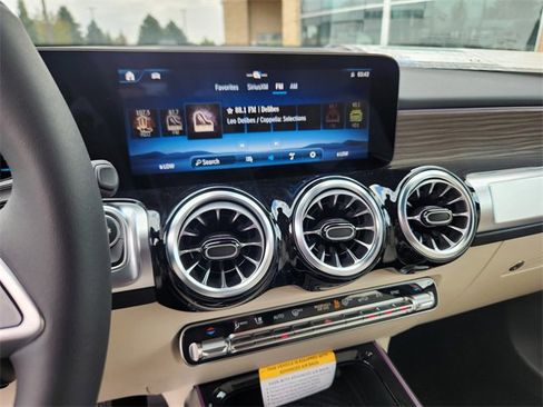 New 2026 Mercedes-Benz GLB 250 4MATIC image 21