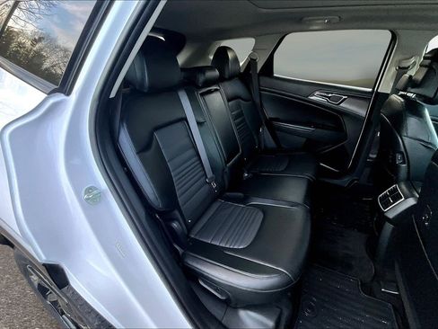Used 2023 Kia Sportage SX image 16