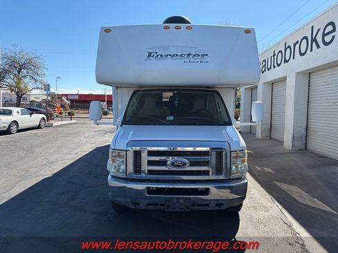 Used 2011 Ford E-450 and Econoline 450 Super Duty w/ Motorhome Prep Pkg image 3