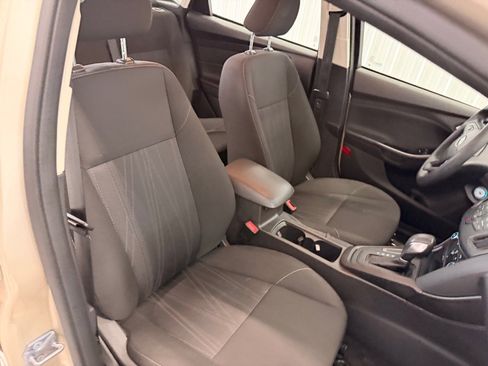 Used 2017 Ford Focus SE image 17