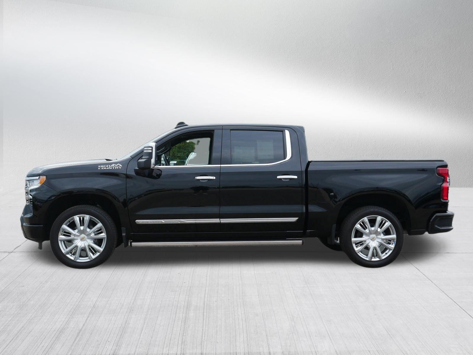 Certified 2025 Chevrolet Silverado 1500 High Country w/ High Country Premium Package AWD/4WD image 4