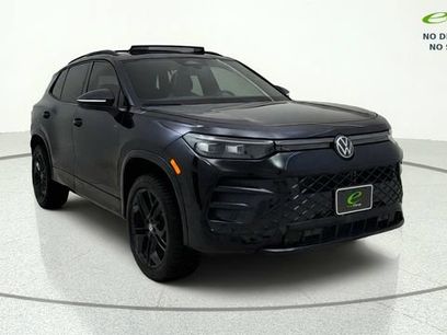 Used 2025 Volkswagen Tiguan SE R-Line