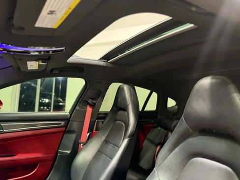 Used 2018 Porsche Panamera 4S image 38
