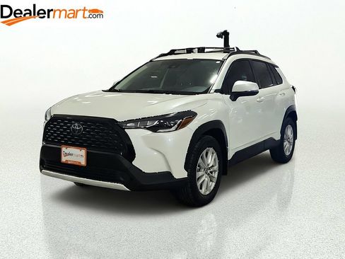 Used 2022 Toyota Corolla Cross LE FWD image 1