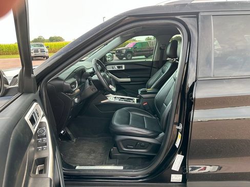 Used 2022 Ford Explorer Limited w/ Class IV Trailer Tow Package AWD/4WD image 10