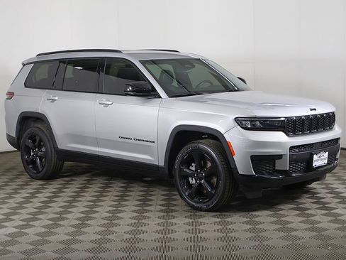 Used 2022 Jeep Grand Cherokee L Laredo AWD/4WD image 56