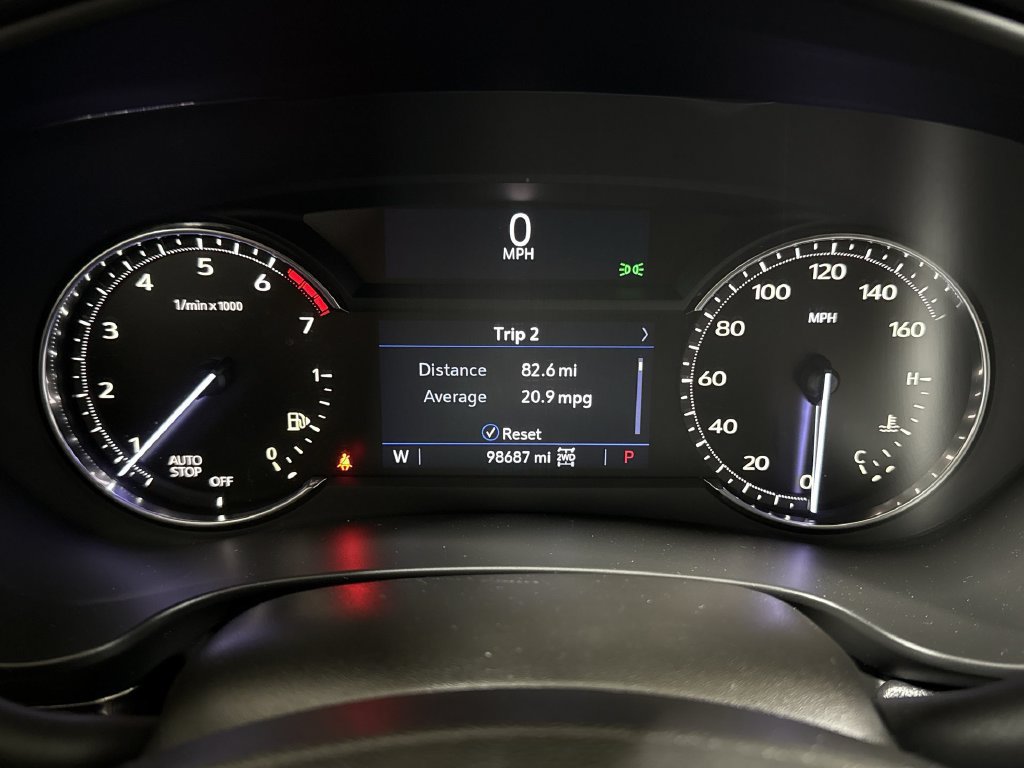 Used 2019 Cadillac XT4 Luxury w/ Cold Weather Package AWD/4WD image 12
