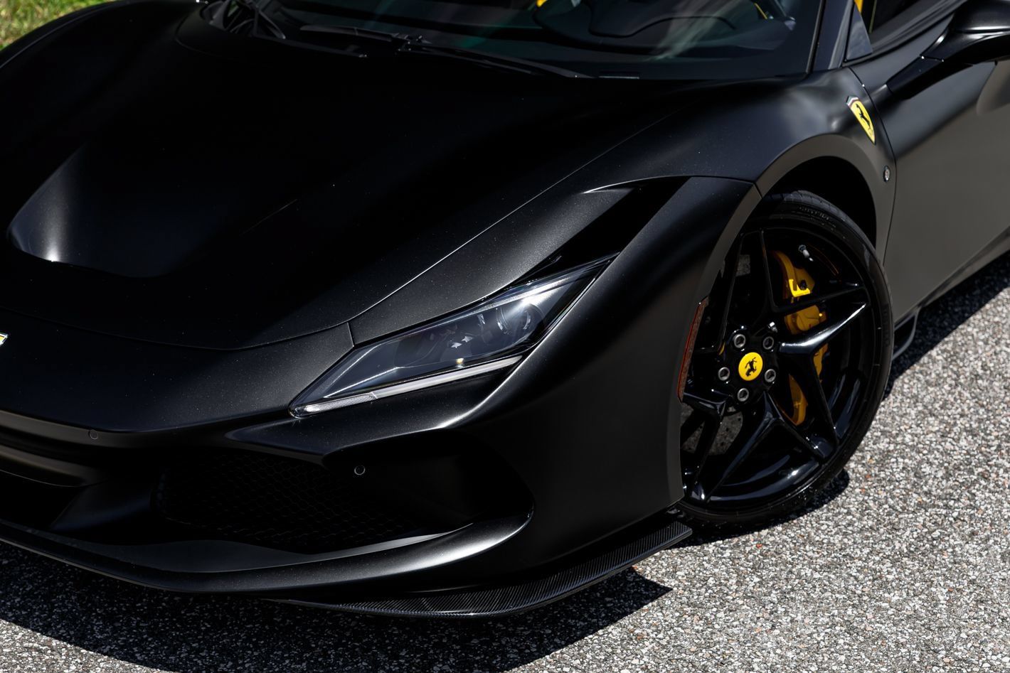 Used 2022 Ferrari F8 Tributo RWD image 36