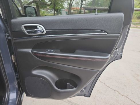 Used 2018 Jeep Grand Cherokee Trailhawk w/ Trailhawk Luxury Group image 39