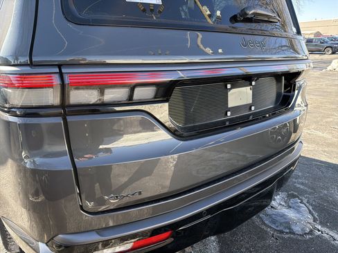 New 2026 Jeep Grand Wagoneer Limited image 9