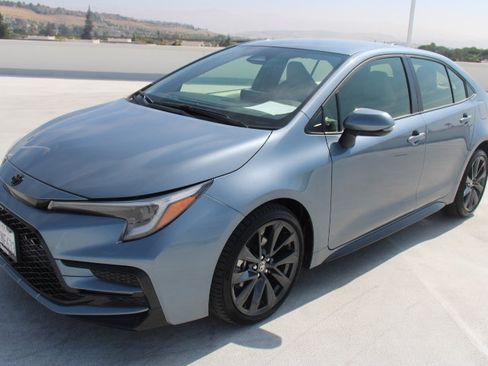 Certified 2026 Toyota Corolla SE FWD image 6