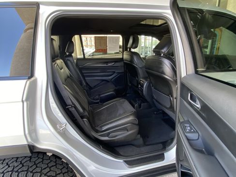 Used 2024 Jeep Grand Cherokee L Altitude AWD/4WD image 39